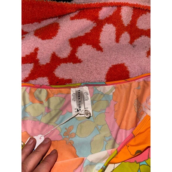 Trina  Turk NWT floral top - Picture 2 of 4